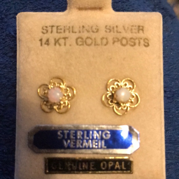 Jewelry - Vintage opal earrings.